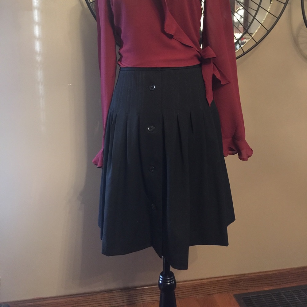 GAP skirt pleated, button down the front