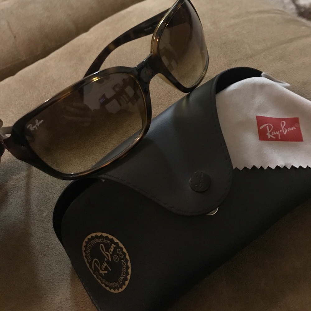 Ray Ban - Tortoise - RB4068