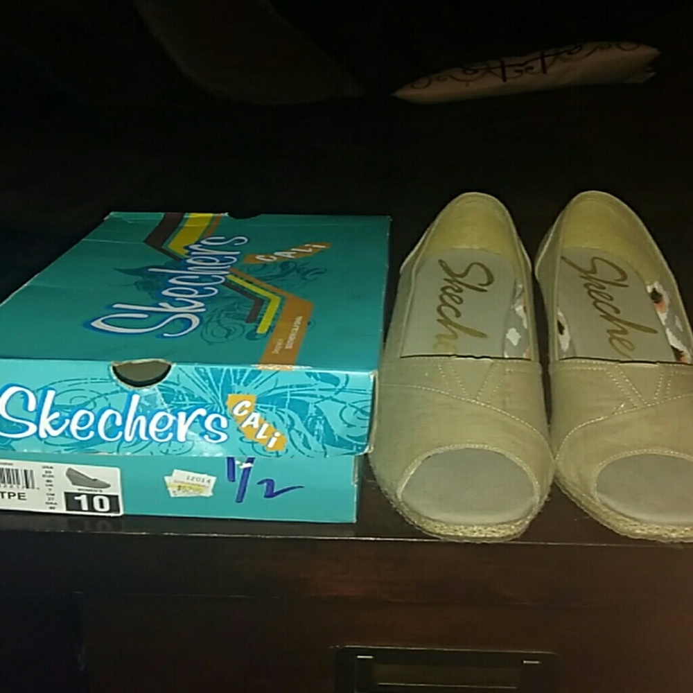 Taupe wedge 3 1/4in. Used slightly/ three times