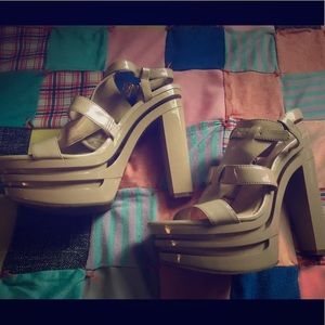 Gianni Bini excellent nude pumps high heels size 8