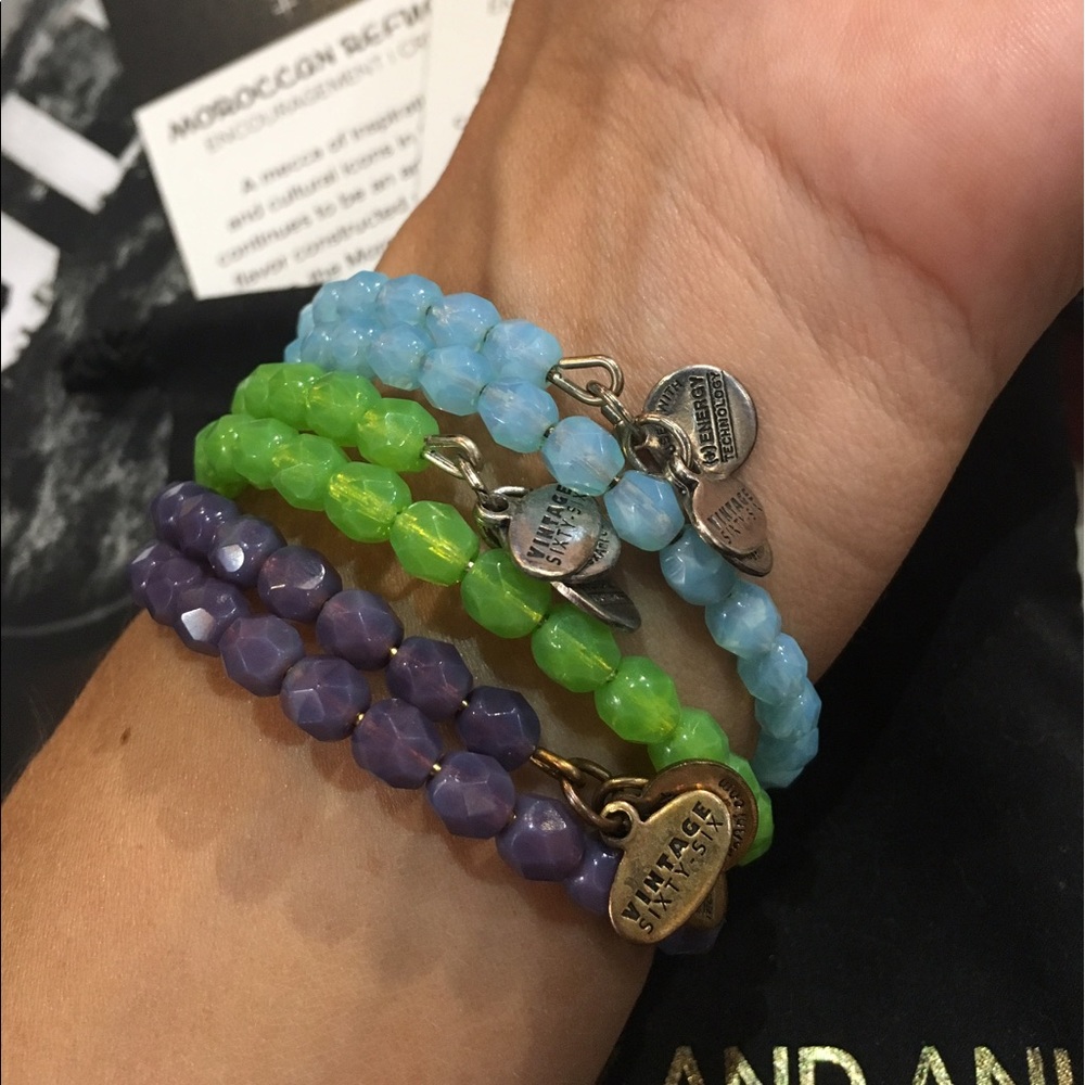 💙💚💜Set of 3 Vintage 66 Bohemian Jewel Wraps🌈