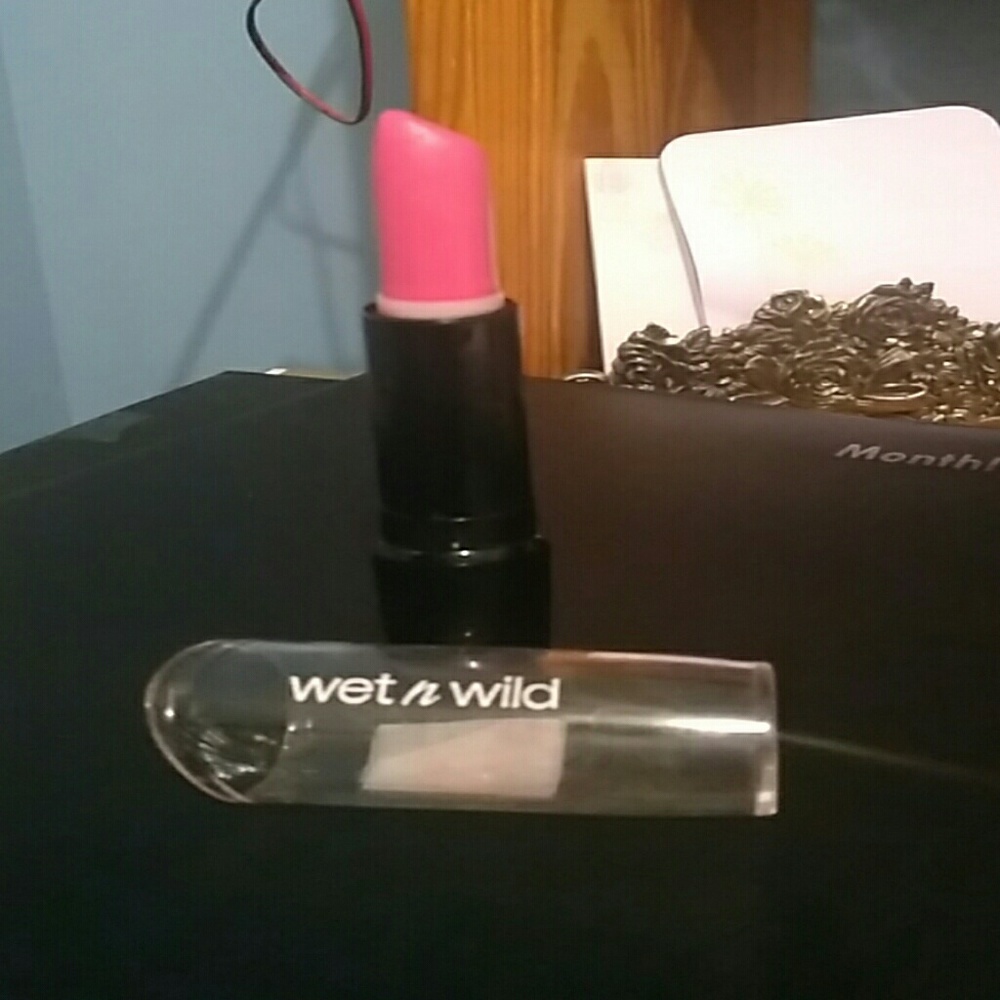 Pink/rose lipstick NEW