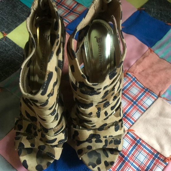 Cheetah print wedges size 8 - Picture 4 of 8