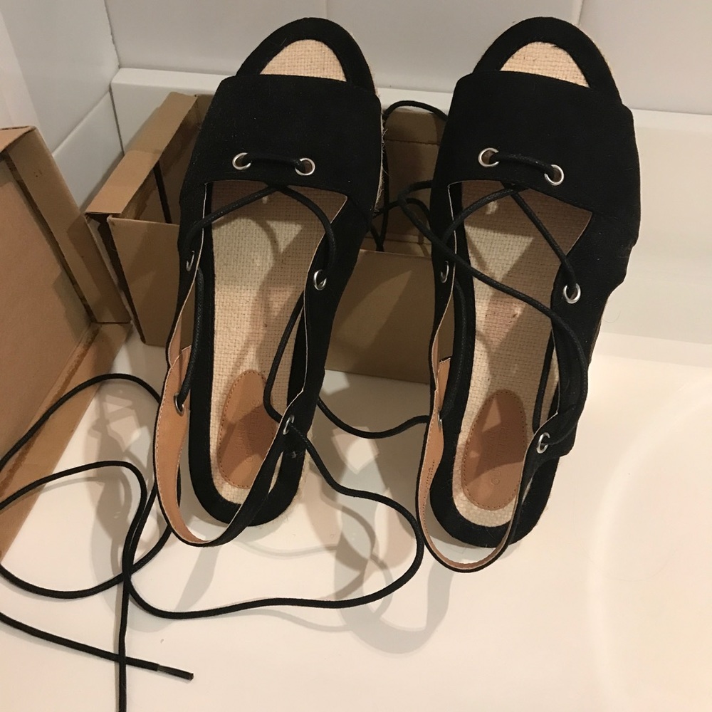 Black/cream lace up espadrilles (sandals)