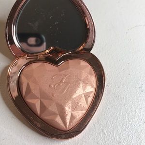 Too Faced Highlighter
