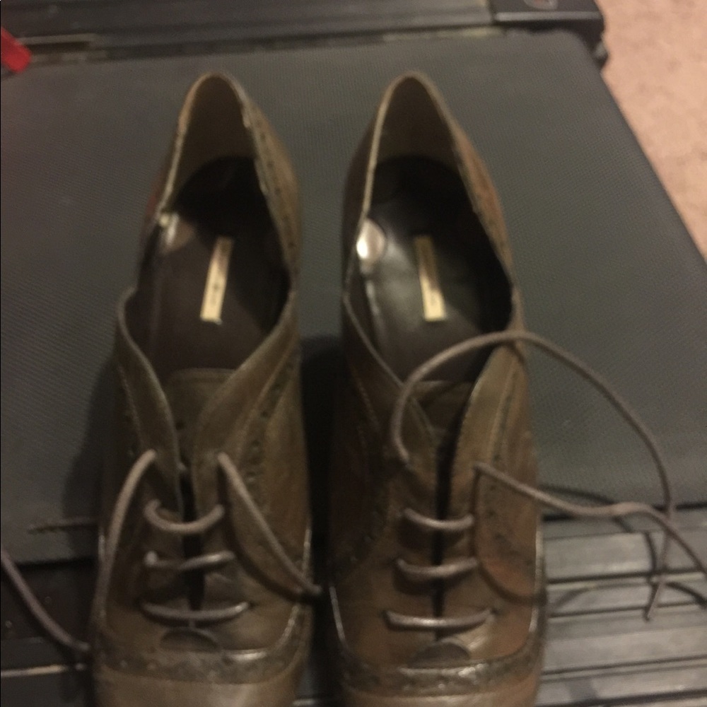 Shoes - Picture 2 of 3