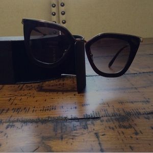 Authentic Prada Cat Eye Sunglasses 🕶💋