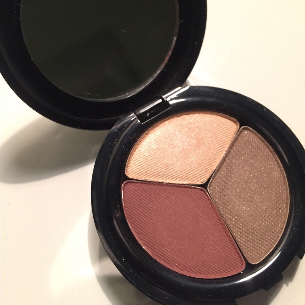 GloMinerals eye shadow *new*!!