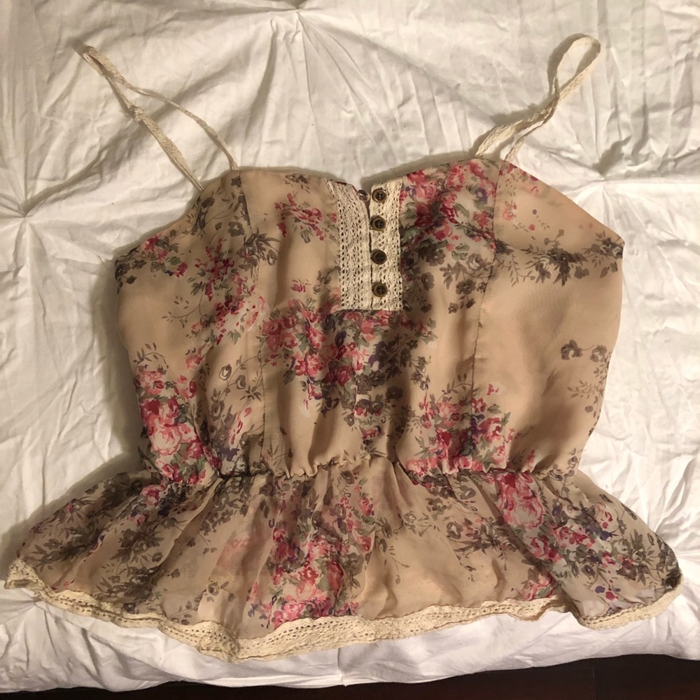 Super cute top !