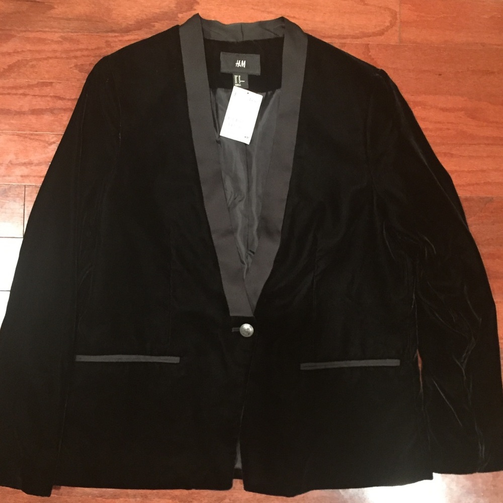 BNWT Velvet Tuxedo Jacket