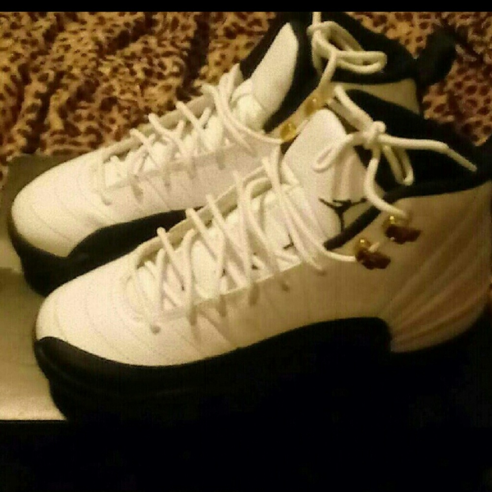 Jordan taxis 12s