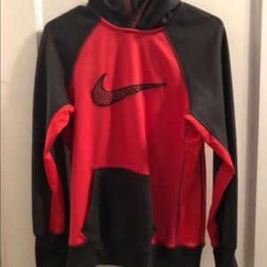 Women’s Nike Therma fit New without tags medium