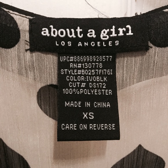 Black and White Heart Printed Top - Picture 3 of 6