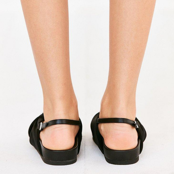 Urban Outfitters • Knotted Slingback Sandal - Picture 5 of 5