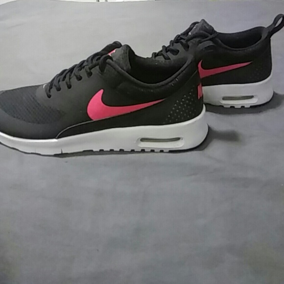 brand new nike running shoes