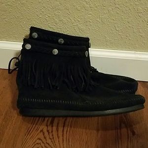 Minnetonka Hi-top back zip boot