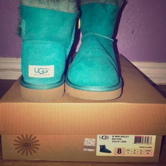 UGG Shoes - Ugg mini with Bailey Button