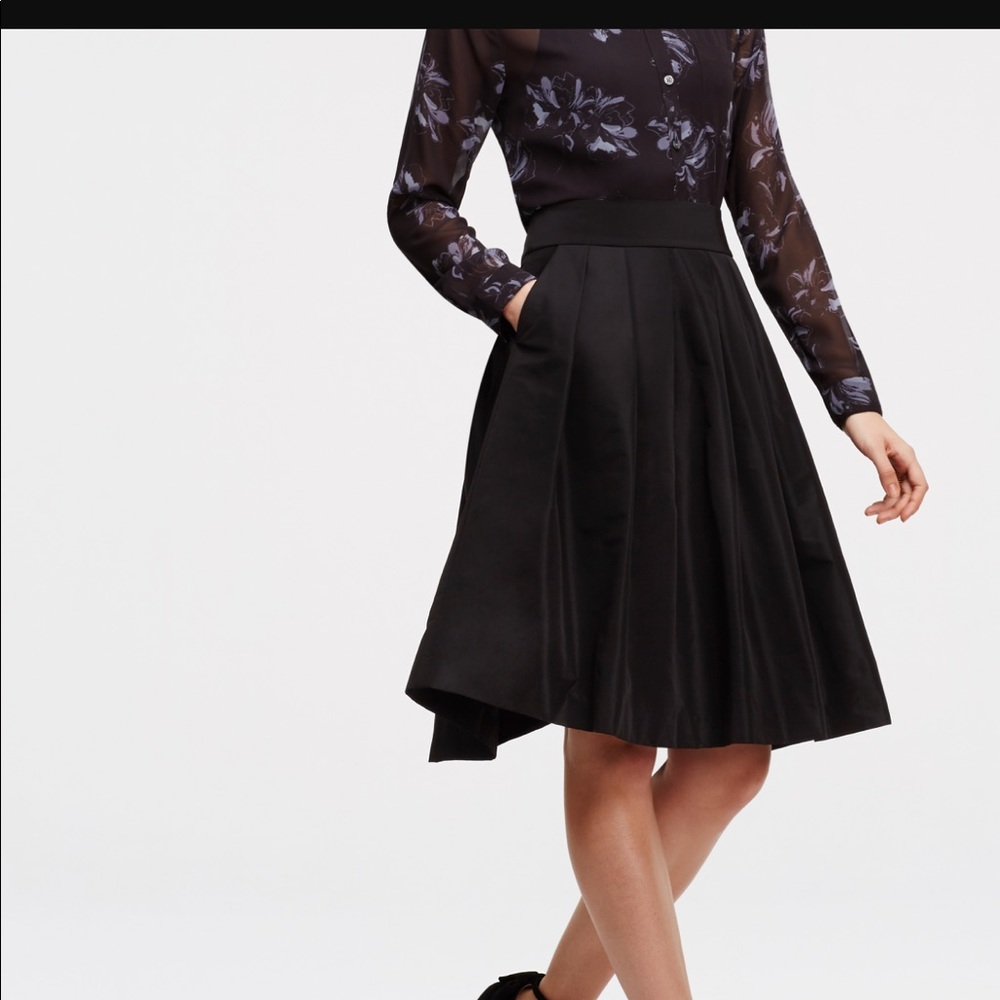 Ann Taylor fancy Pleated Taffeta skirt size 12