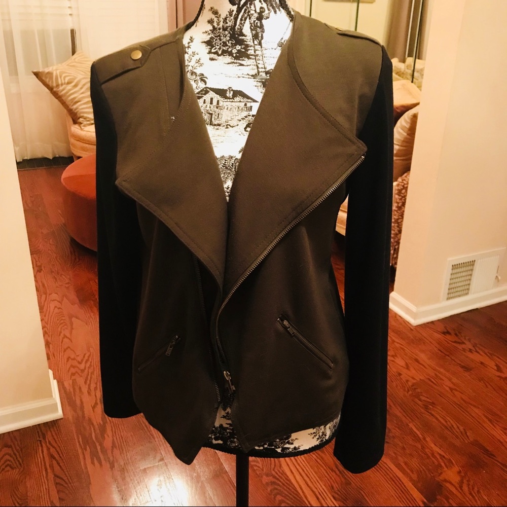 Green and black jacket size L