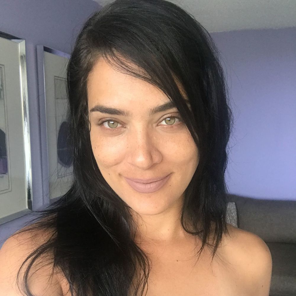 Meet your Posher, Larisa