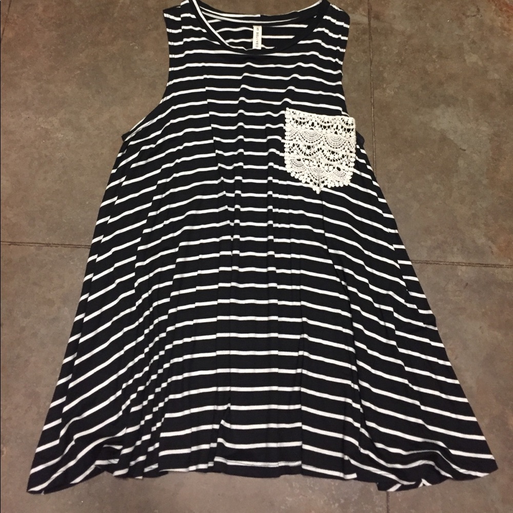 Top - Picture 2 of 3