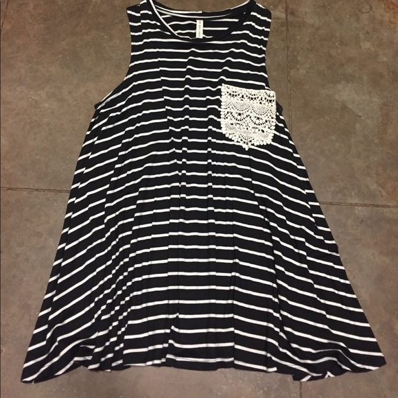 Top - Picture 2 of 3