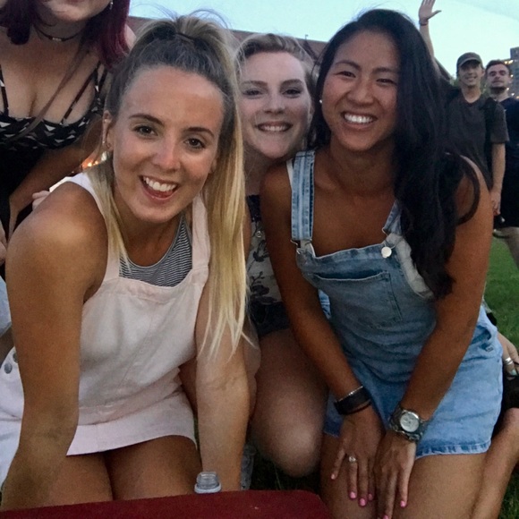 Meet your Posher, Emily! - Picture 3 of 8