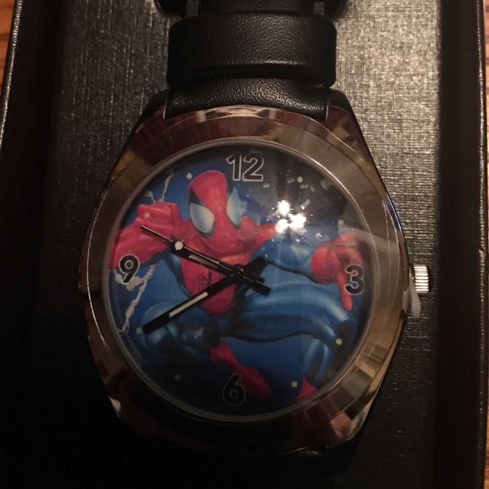 Marvel Comics Watch - Picture 3 of 8