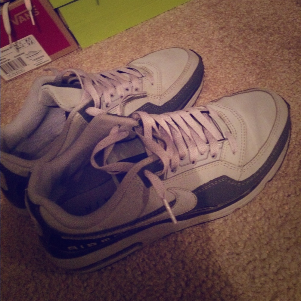 Gray Air Max 90