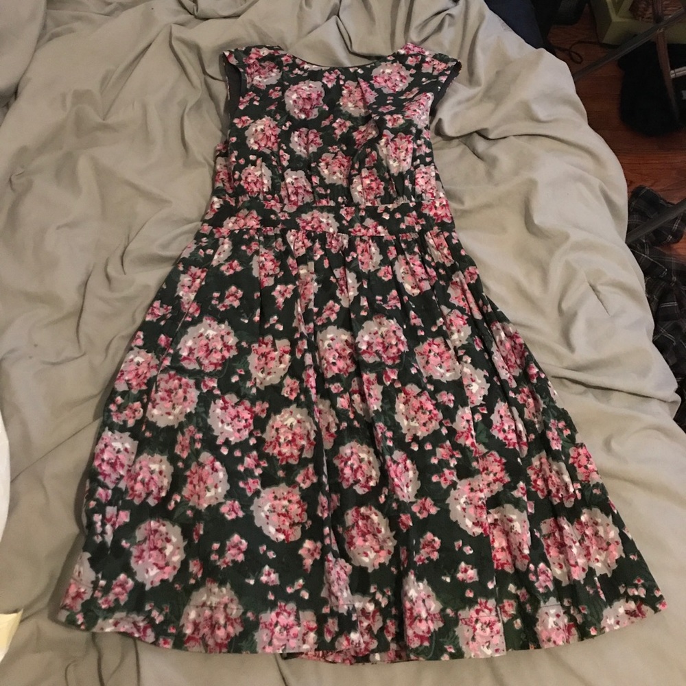 Tea length dress with pockets