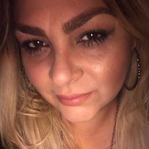 Meet your Posher, Lucero