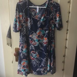 LuLaRoe Perfect T Flowers Size Large Silky