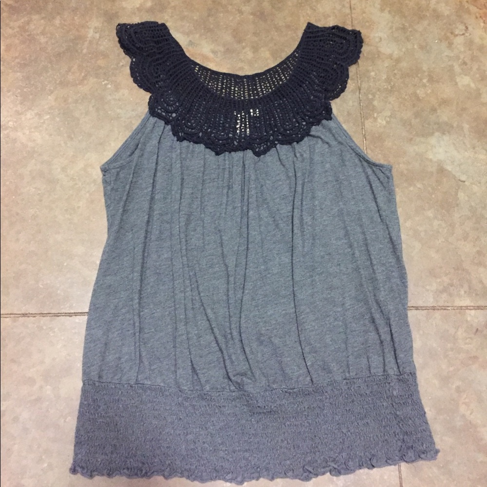 Top - Picture 2 of 3