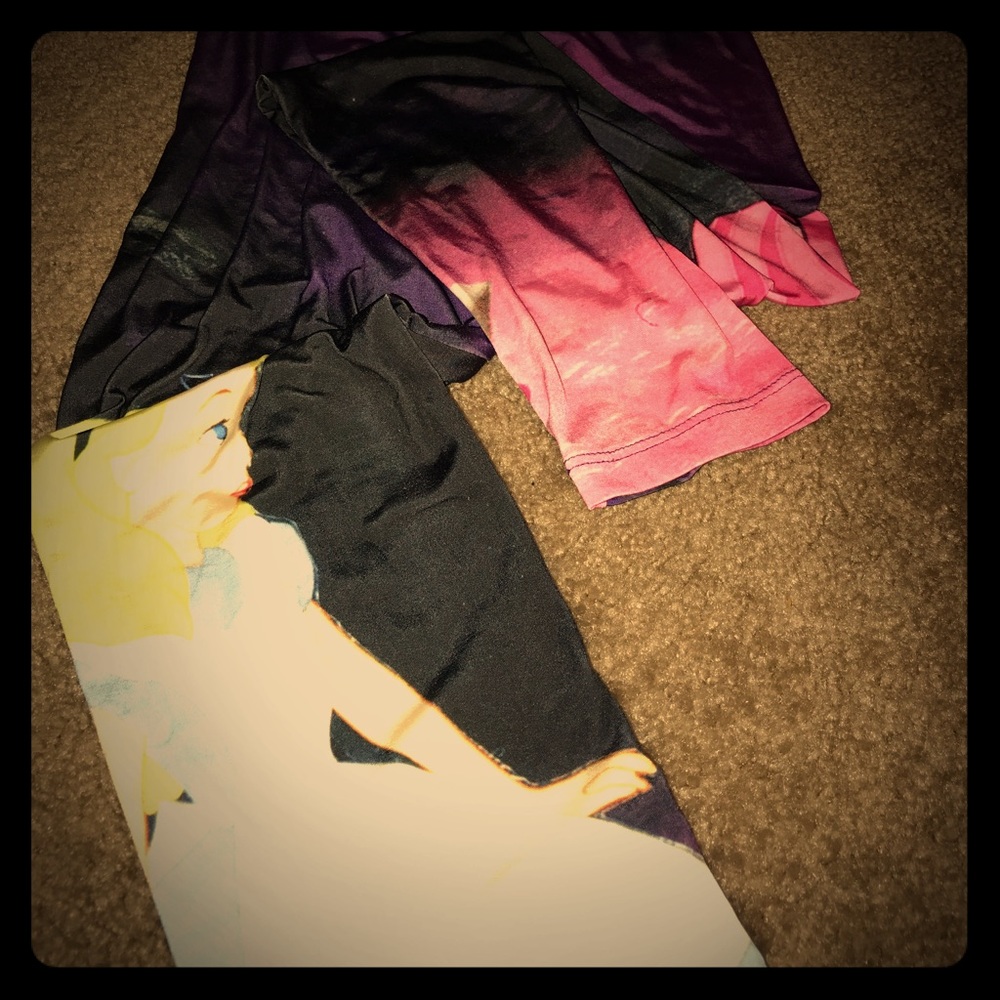 Disney’s Alice’s Adventures in Wonderland Leggings