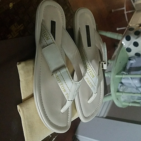 NIB Authentic Louis Vuitton flip flops - Picture 4 of 6