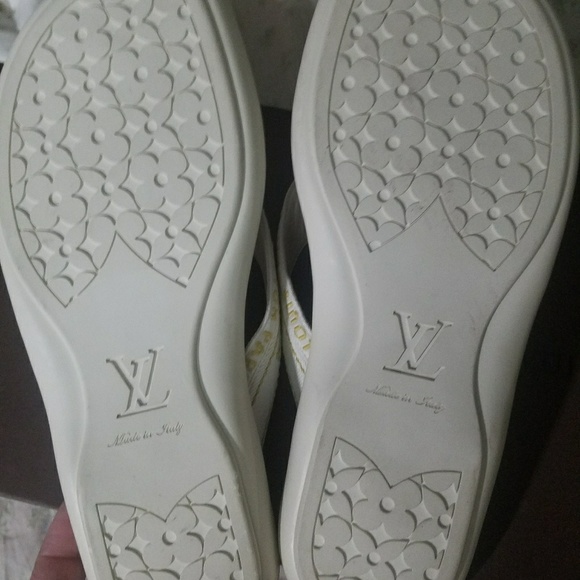 NIB Authentic Louis Vuitton flip flops - Picture 6 of 6