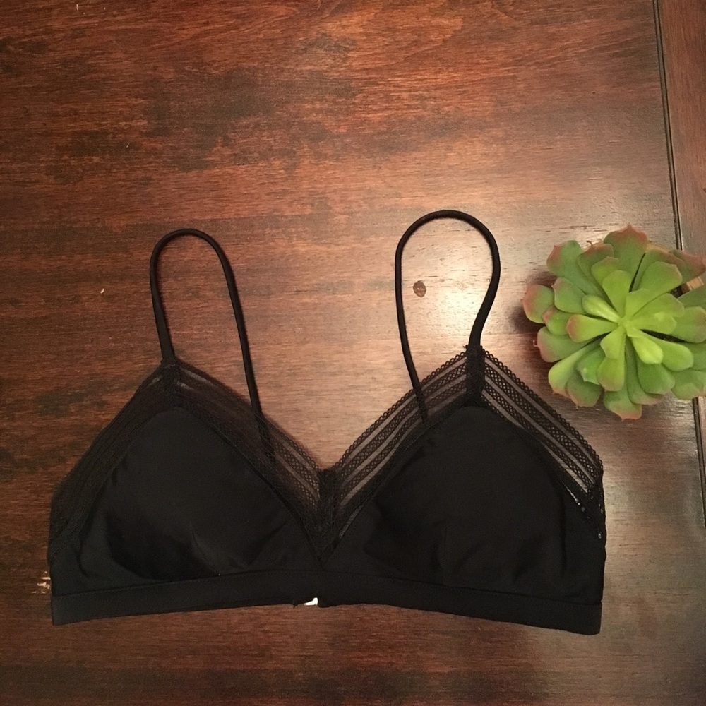 Bra inspired swim top with lace detail