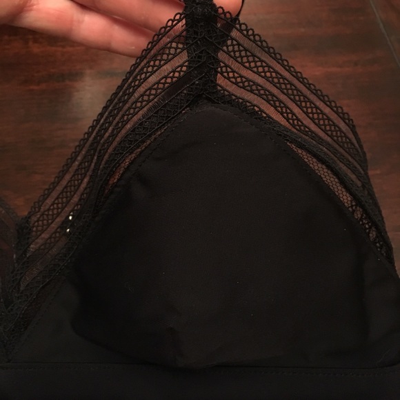 Bra inspired swim top with lace detail - Picture 2 of 3