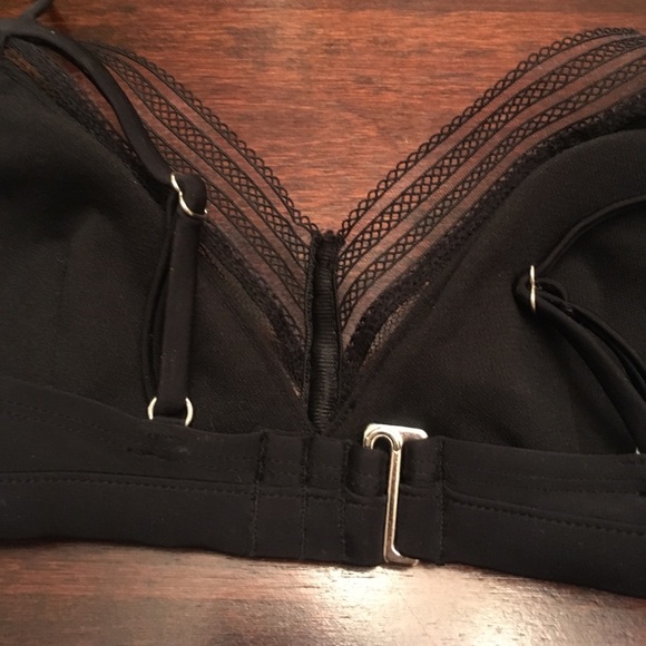 Bra inspired swim top with lace detail - Picture 3 of 3