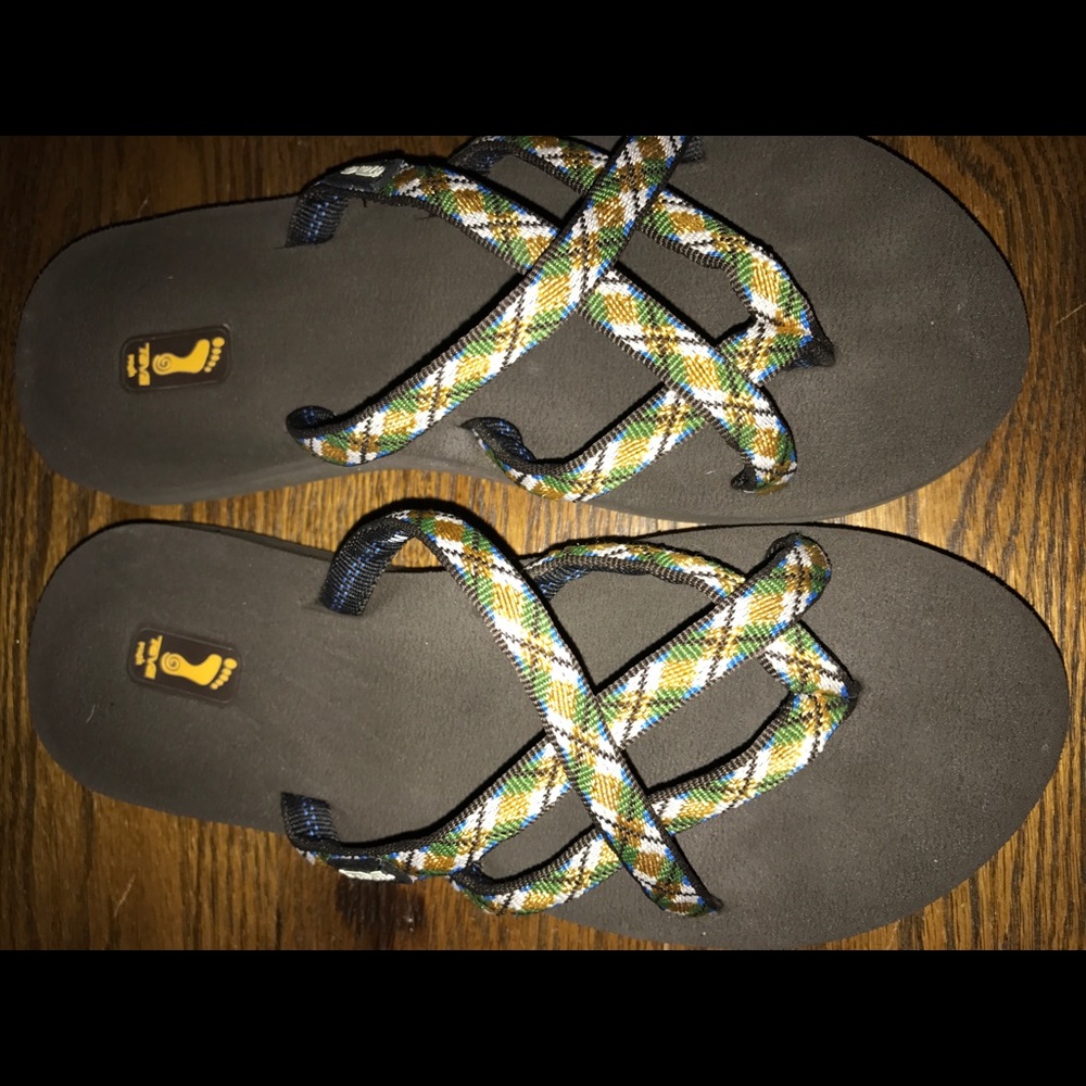 Teva thong sandals
