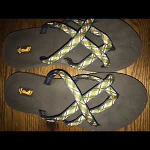 Teva thong sandals