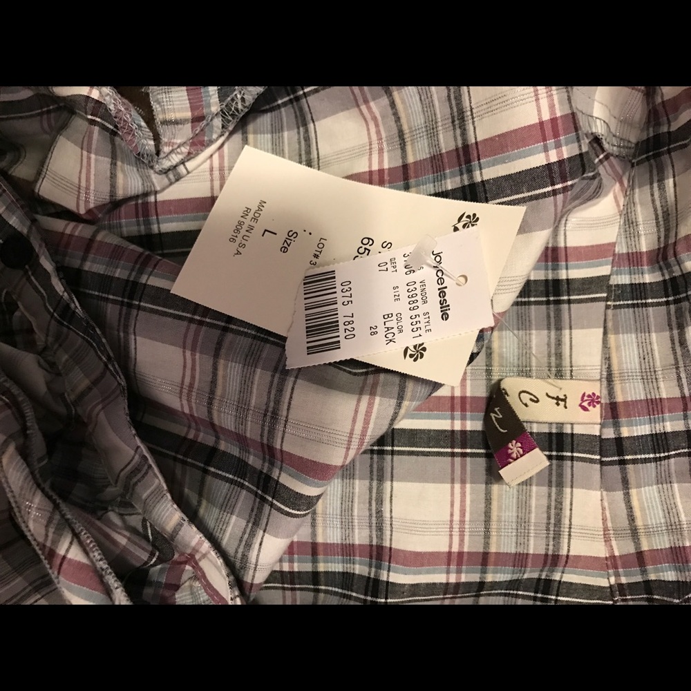 Ruffle button down shirt - Picture 2 of 4
