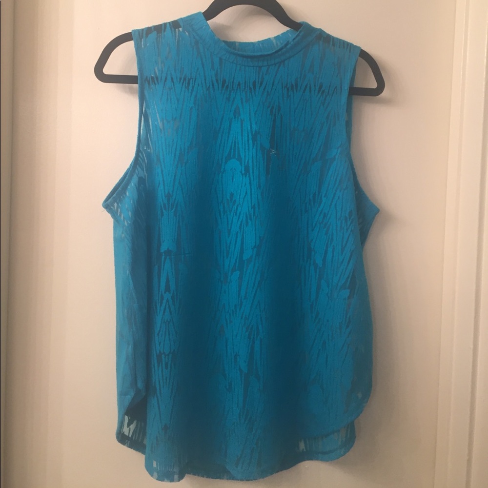 NWT women’s top
