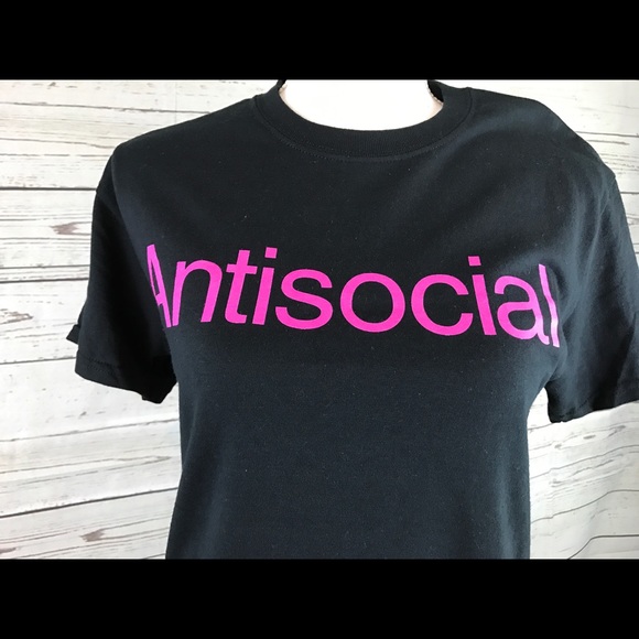 🏠 Women's Antisocial T-Shirt 🏠 - Picture 3 of 6