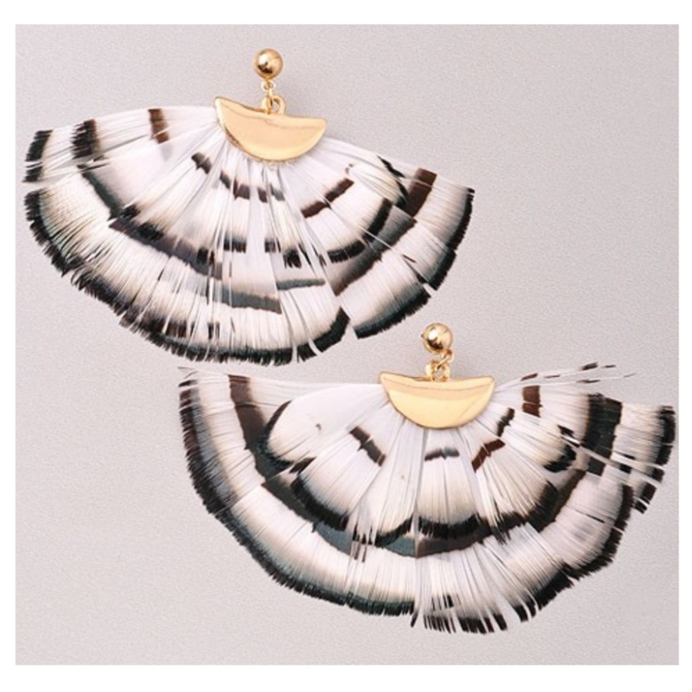 Feathered Earrings! No offers on boutique items!