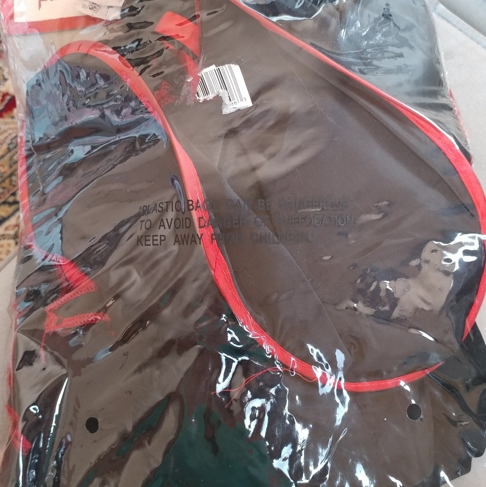 Customs - Picture 4 of 6