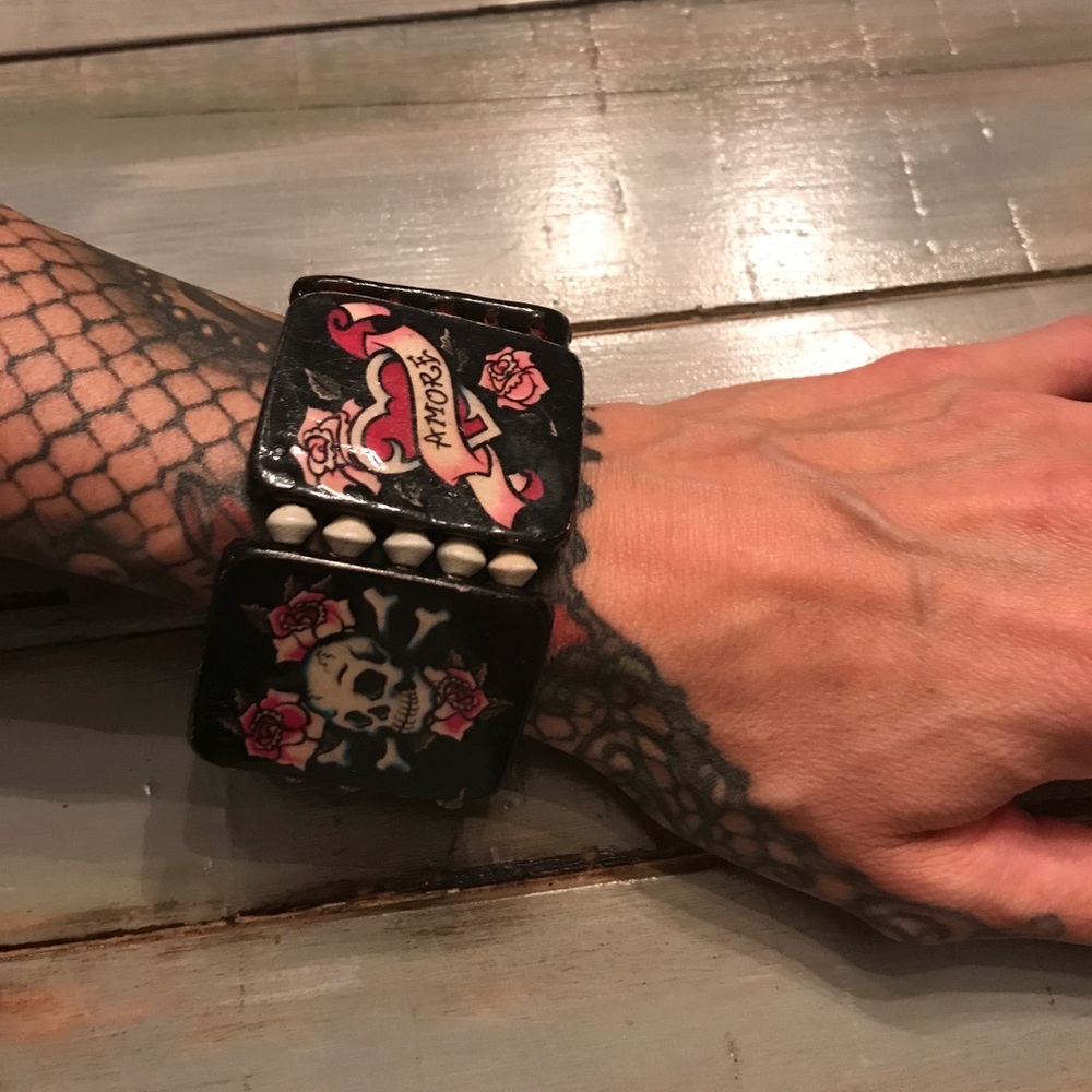 Stretchy fashion bracelet
