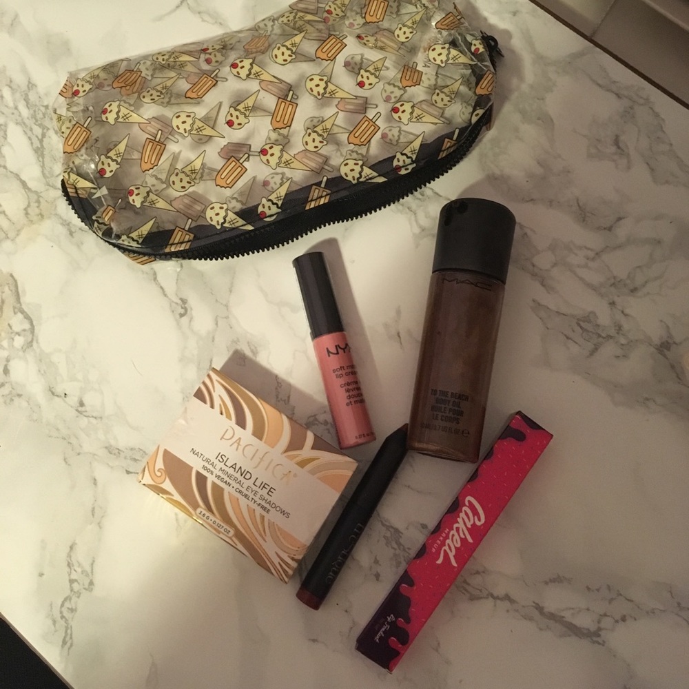 High end Make up lot mac etc ($140 value)