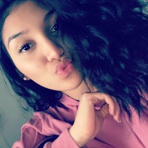 Meet your Posher, Camille