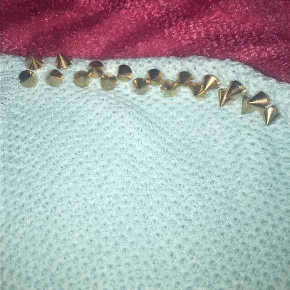Brand new light real sweater with gold studs - Picture 5 of 7
